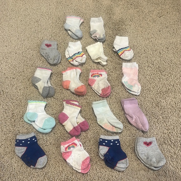 (18) Cat & Jack and Fruit of The Loom Girls 6 - 12 Month Socks Lot - Picture 1 of 6